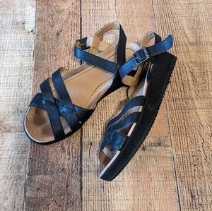 Vionic Sandal 10 wide